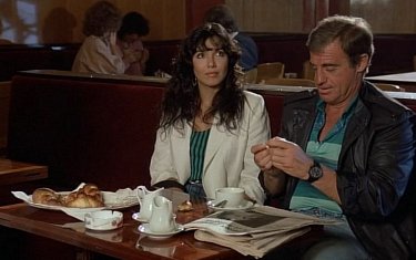 Brazzers порно фильмін қараңыз Самбука толығымен жалаңаш